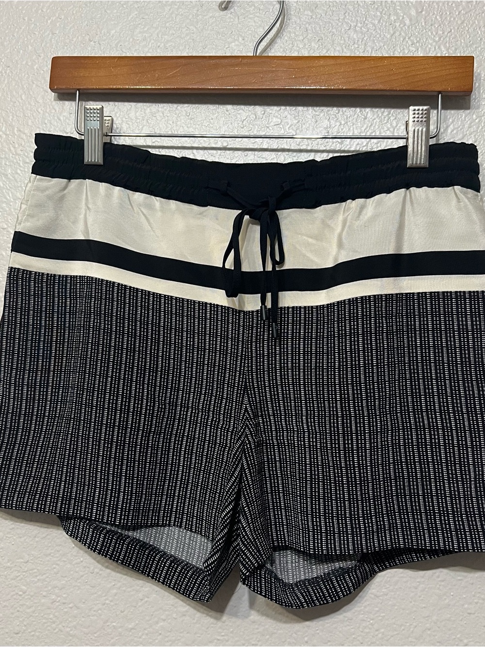 Vince Border Print Women’s Silk Drawstring Shorts Size XS
